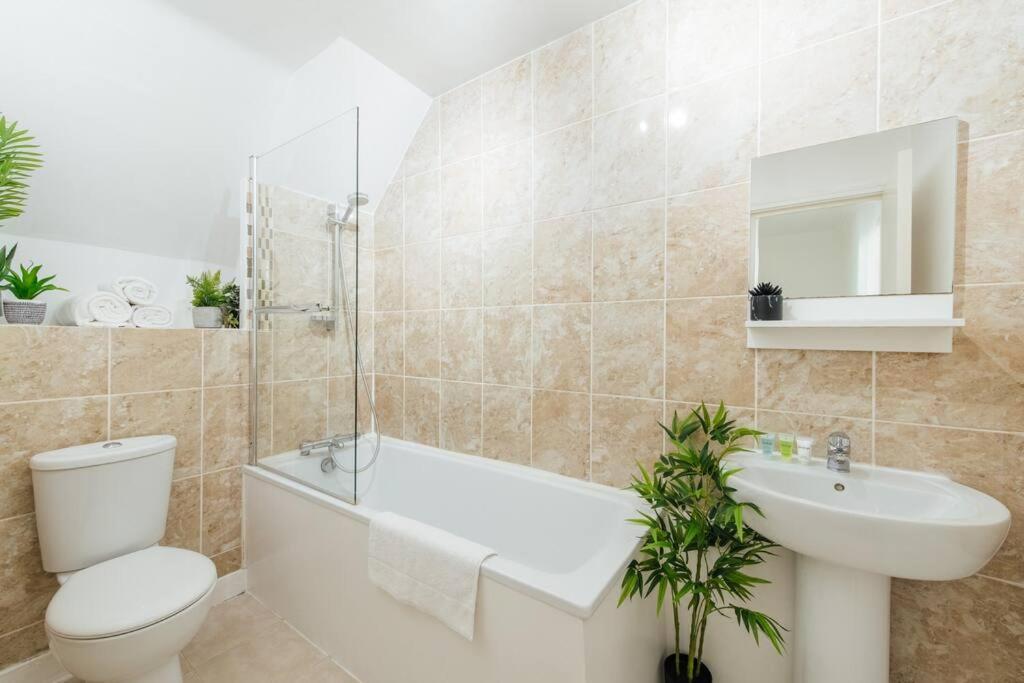 Charming 2 Bedroom Flat In The Heart Of Kings Cross, Лондон Экстерьер фото