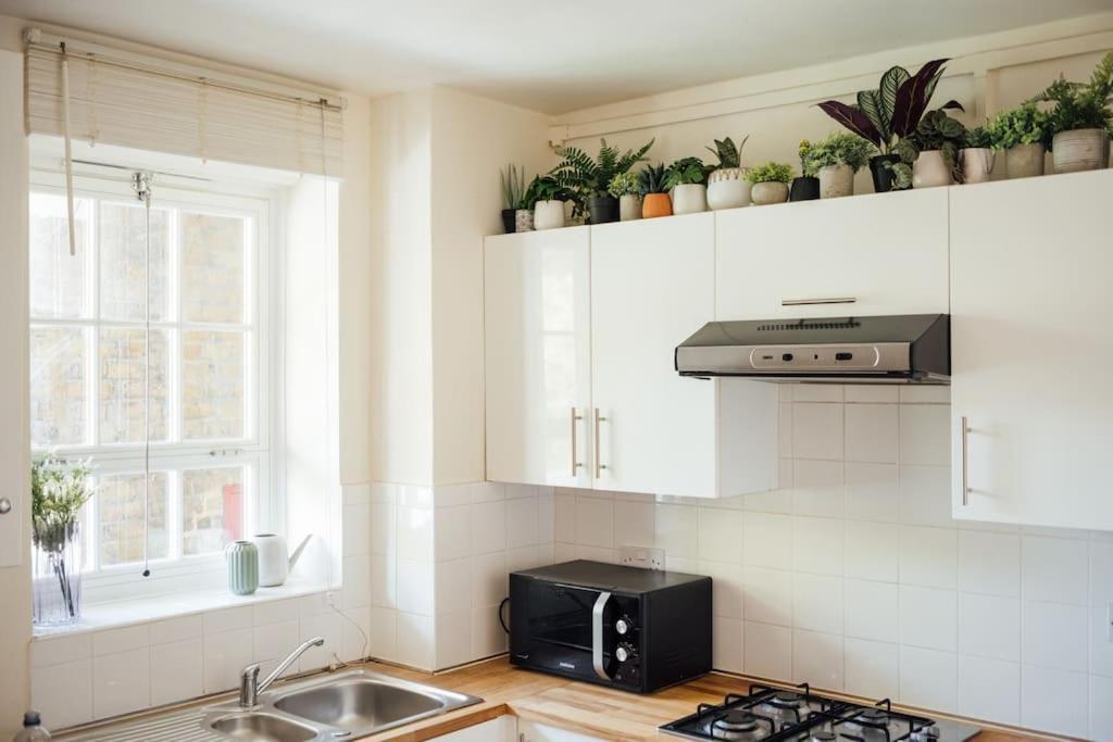 Charming 2 Bedroom Flat In The Heart Of Kings Cross, Лондон Экстерьер фото